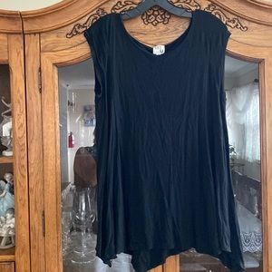 Me and U cap sleeve black tshirt